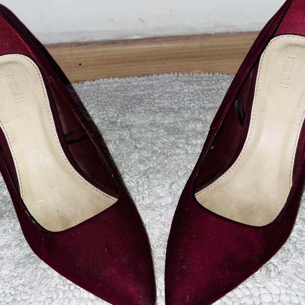 Forever 21 solid maroon heels - Picture 3 of 6
